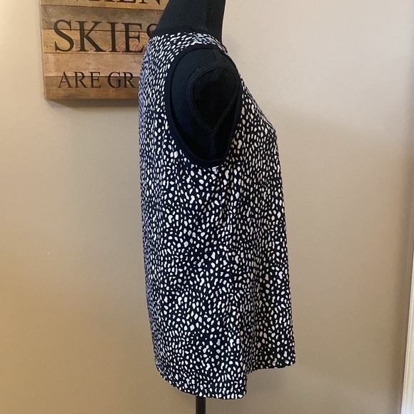 Sleeveless black and white dotted blouse Sz L, great basic to add to wardrobe - Picture 3 of 6